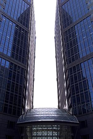 ビルの大規模修繕を成功させるための最新対策ガイド｜コスト削減と安全性確保のポイント